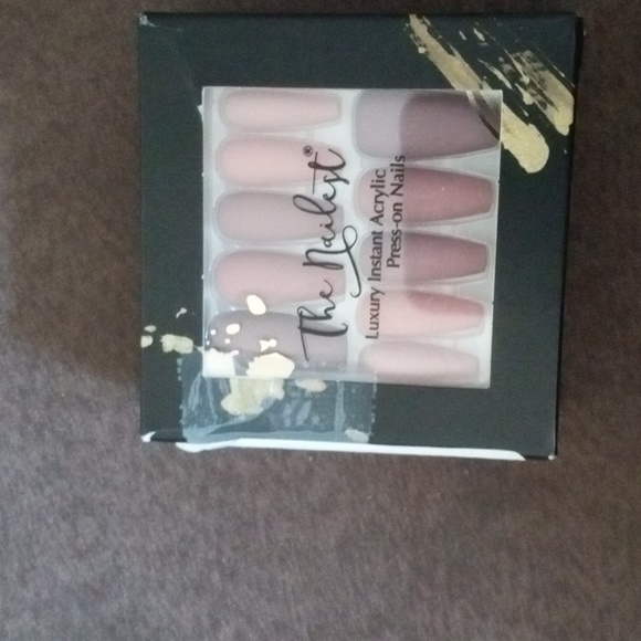 New TheNailest Acrylic Press-on Nails - Picture 5 of 9